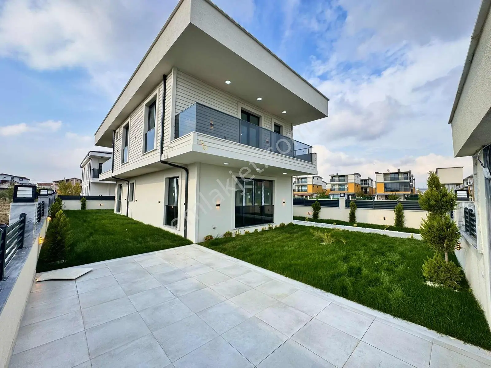 Denize 300 Metre Merkezi Konumda 320m2 İçerisinde Müstakil Villa — fotoğraf 2