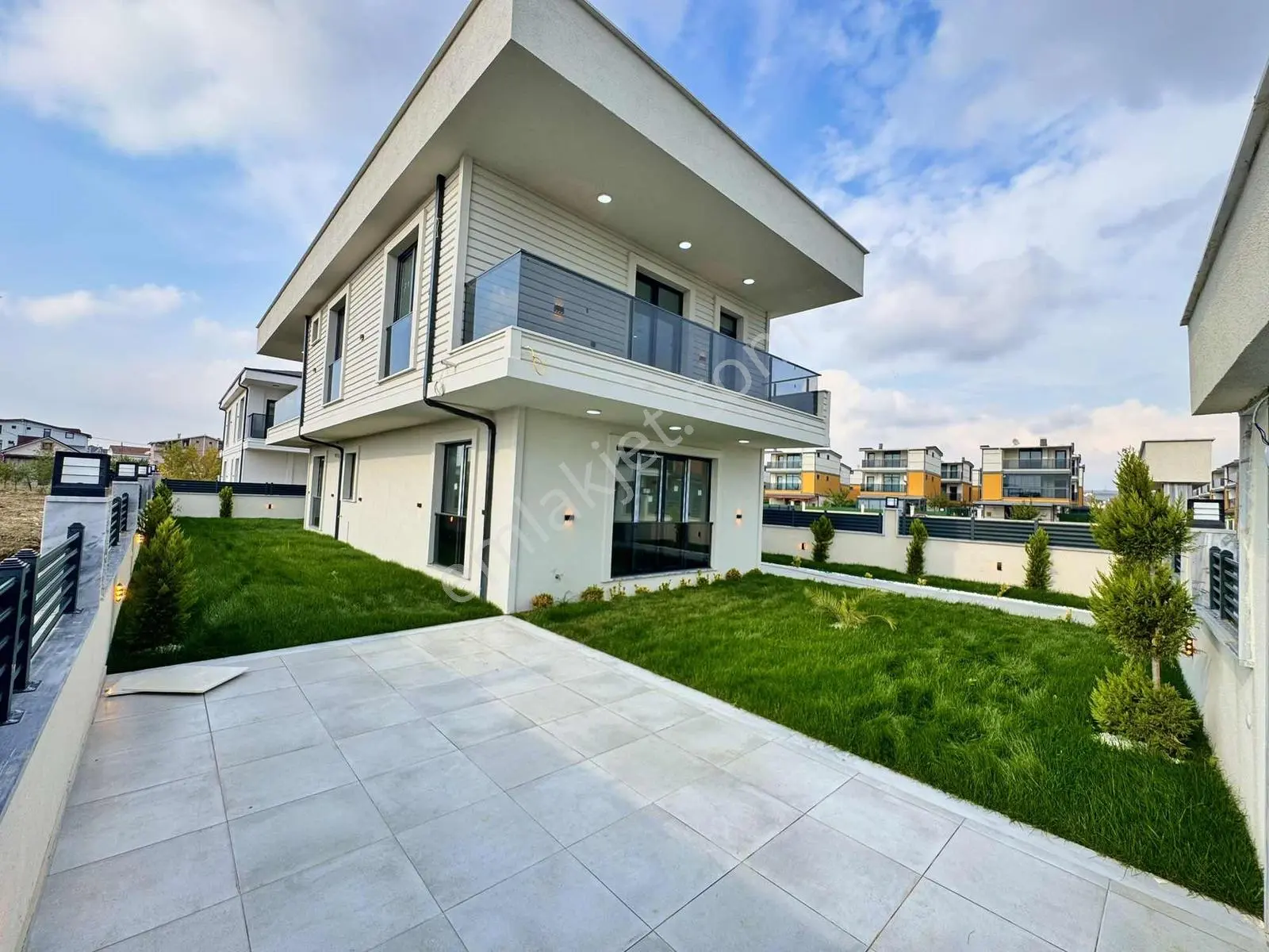 Denize 300 Metre Merkezi Konumda 320m2 İçerisinde Müstakil Villa — fotoğraf 3
