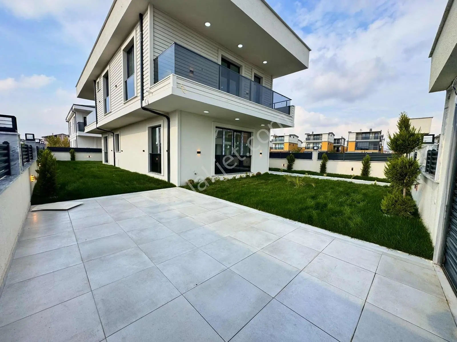 Denize 300 Metre Merkezi Konumda 320m2 İçerisinde Müstakil Villa — fotoğraf 4
