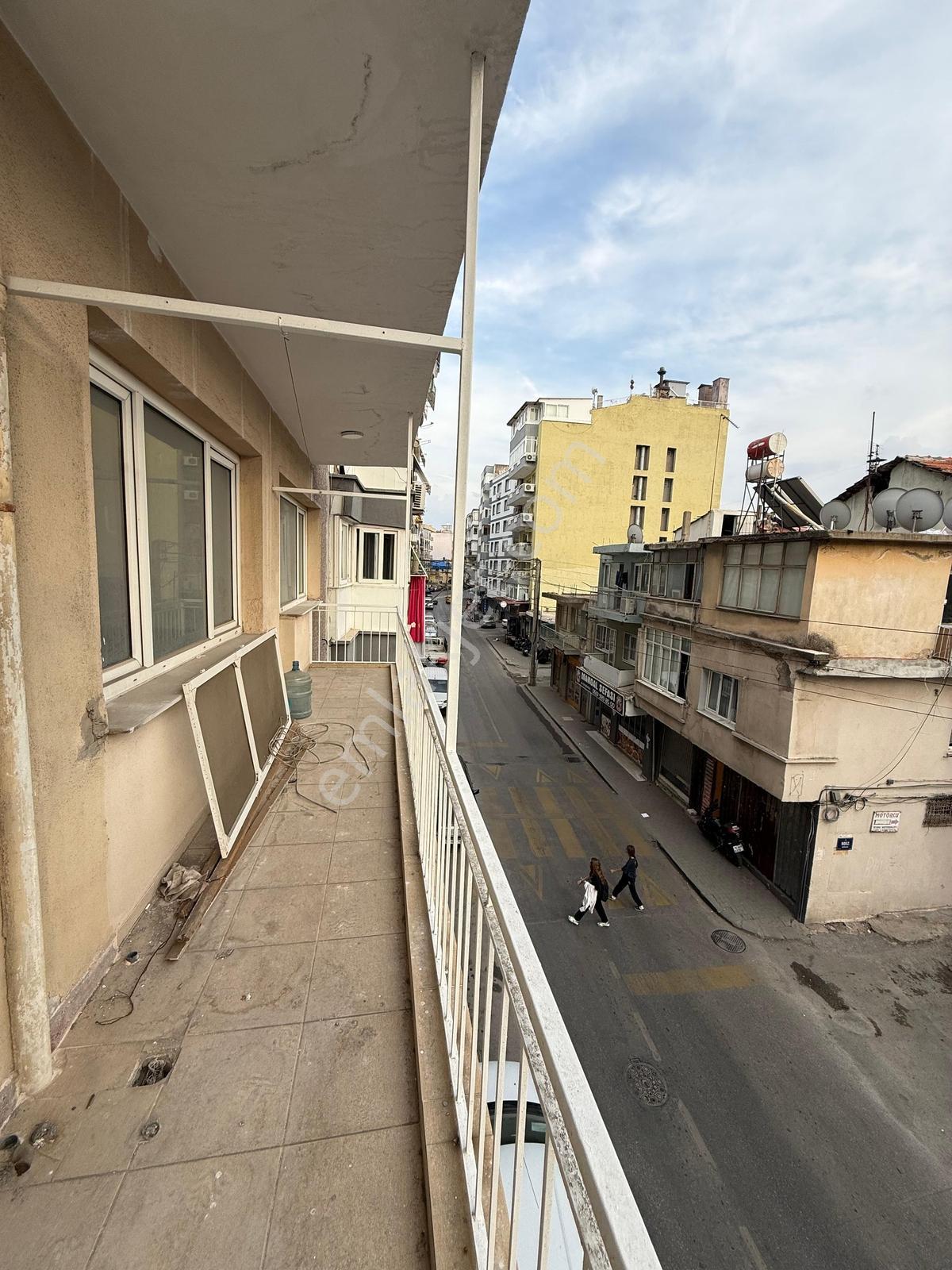 Yıldız Caddesi Ara Kat 140 M2 Bakımlı Daire — fotoğraf 3