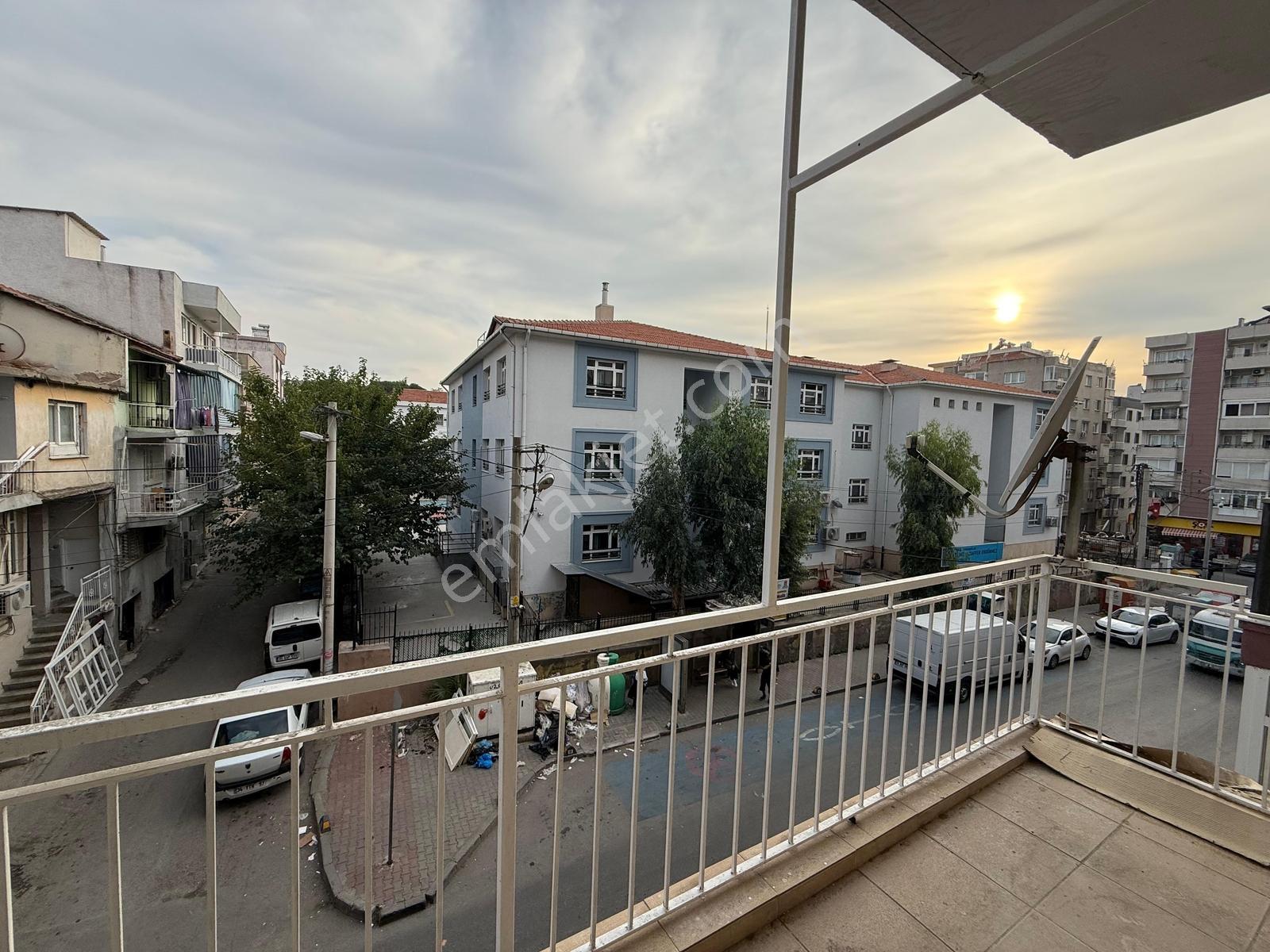 Yıldız Caddesi Ara Kat 140 M2 Bakımlı Daire — fotoğraf 4