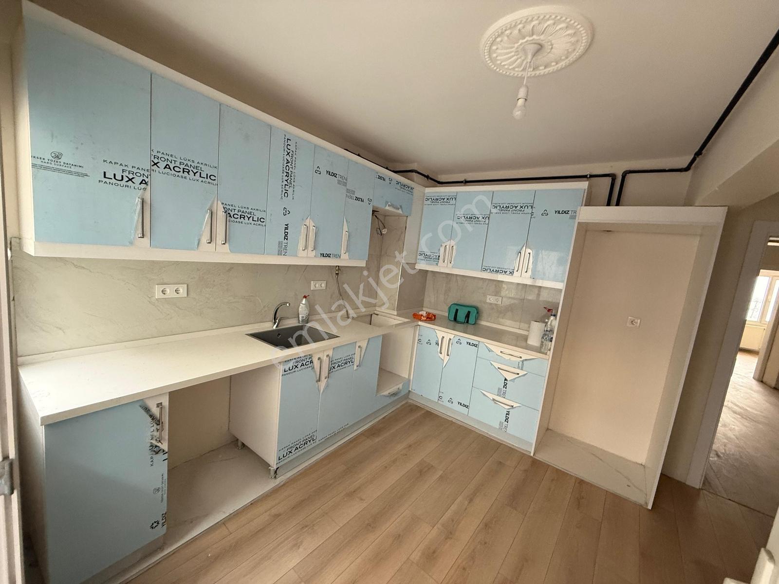 Yıldız Caddesi Ara Kat 140 M2 Bakımlı Daire — fotoğraf 7