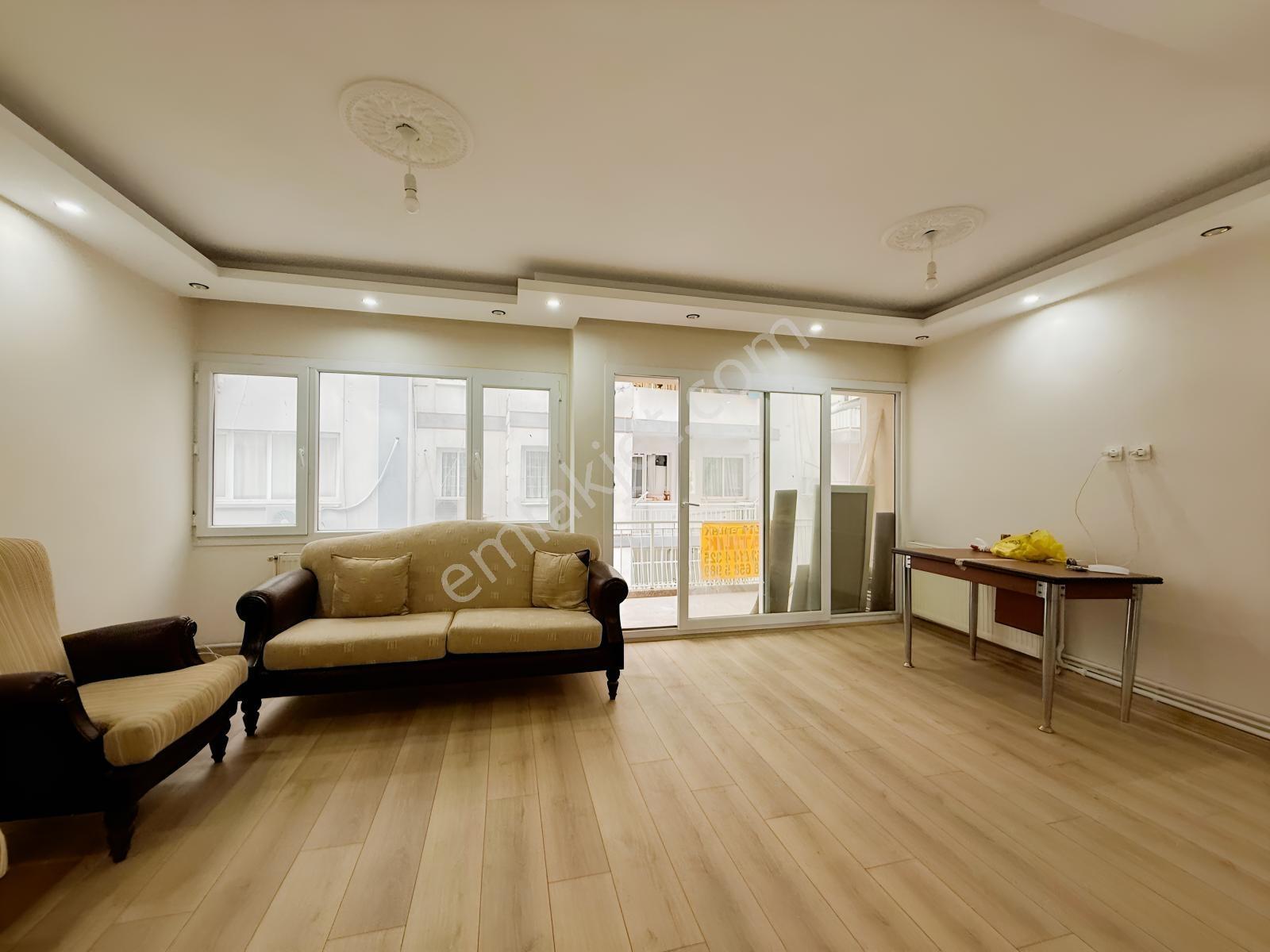 Yıldız Caddesi Ara Kat 140 M2 Bakımlı Daire — fotoğraf 11