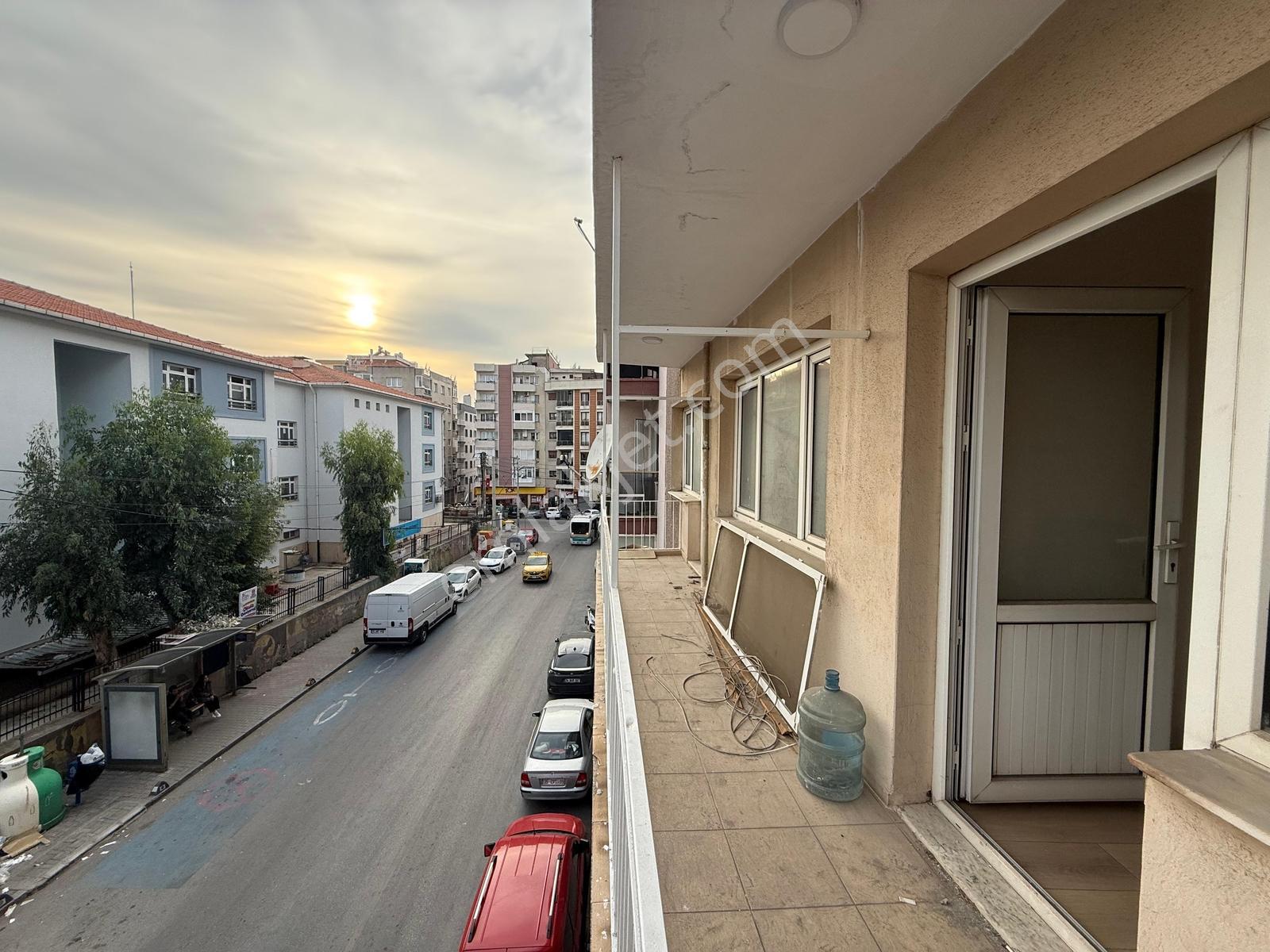 Yıldız Caddesi Ara Kat 140 M2 Bakımlı Daire — fotoğraf 13