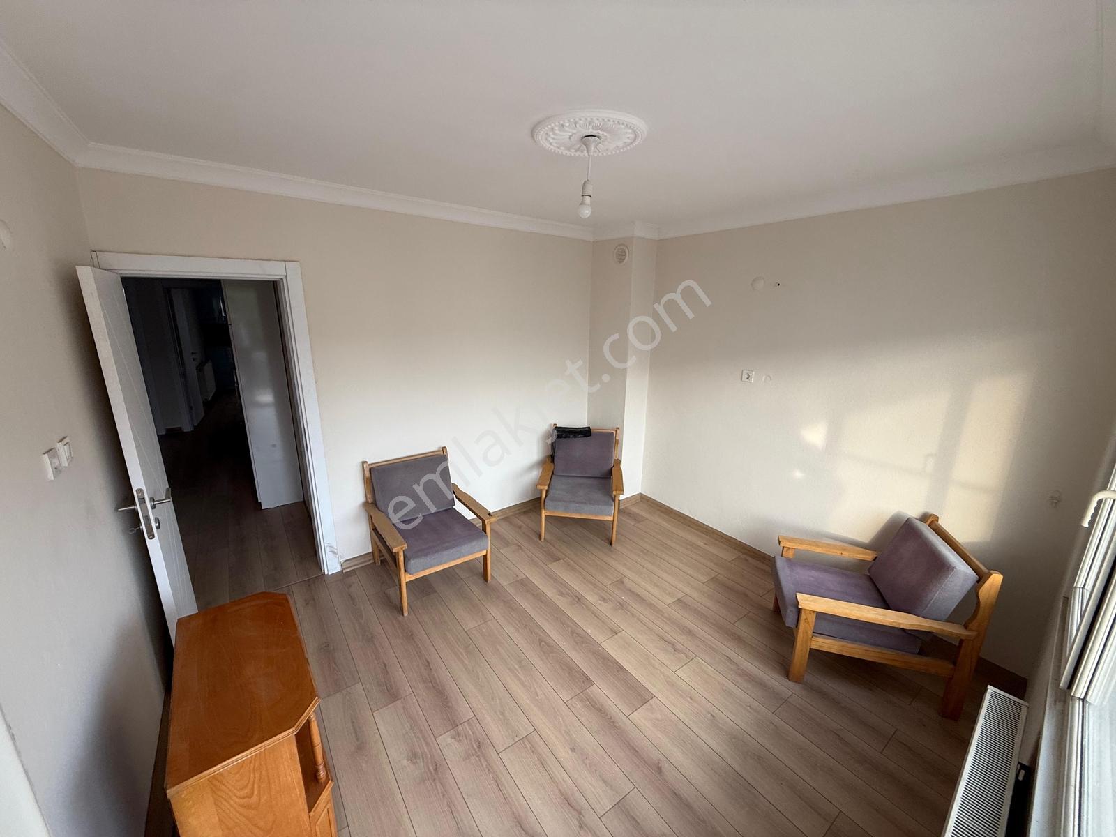 Yıldız Caddesi Ara Kat 140 M2 Bakımlı Daire — fotoğraf 16