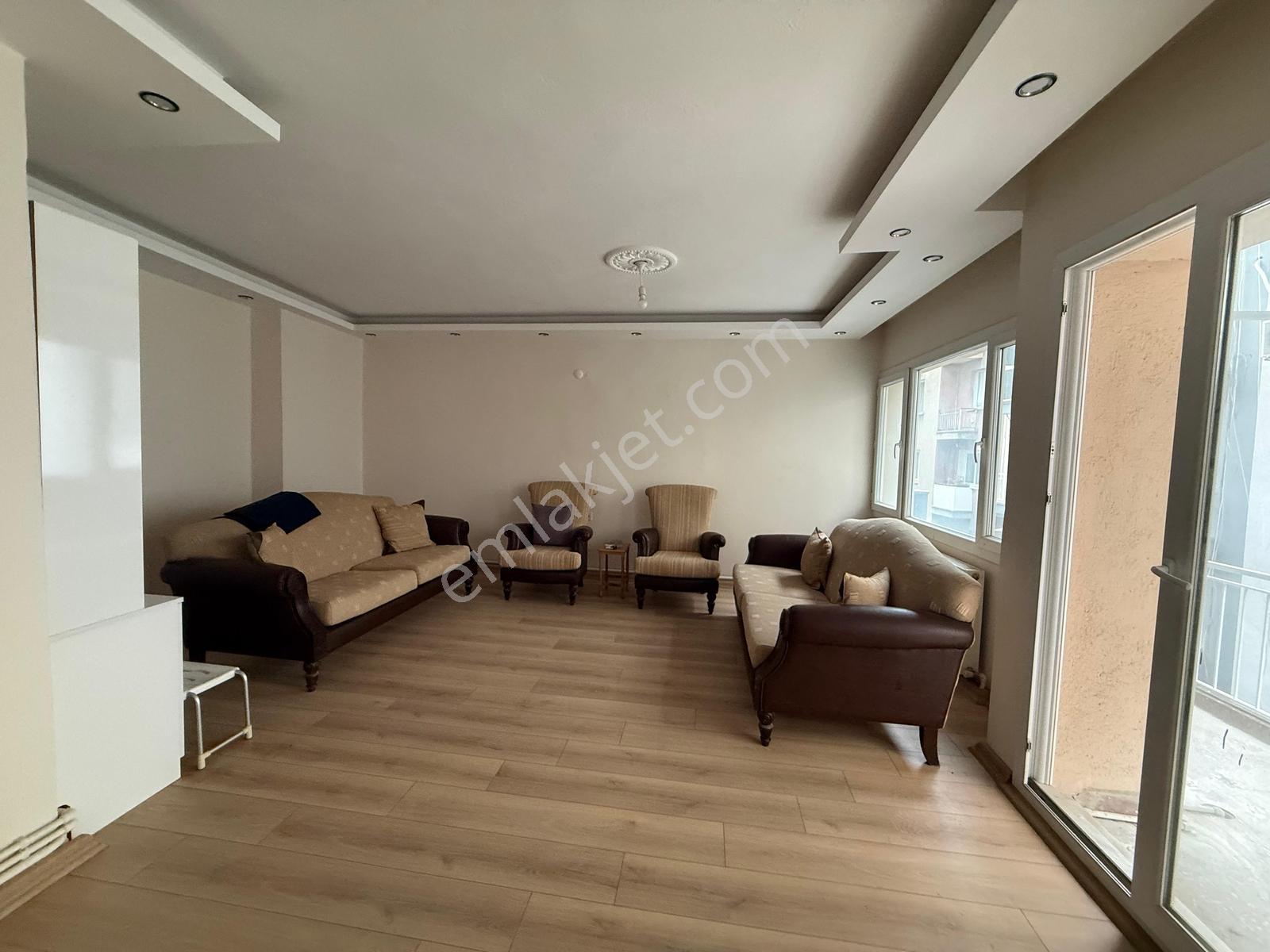 Yıldız Caddesi Ara Kat 140 M2 Bakımlı Daire — fotoğraf 17