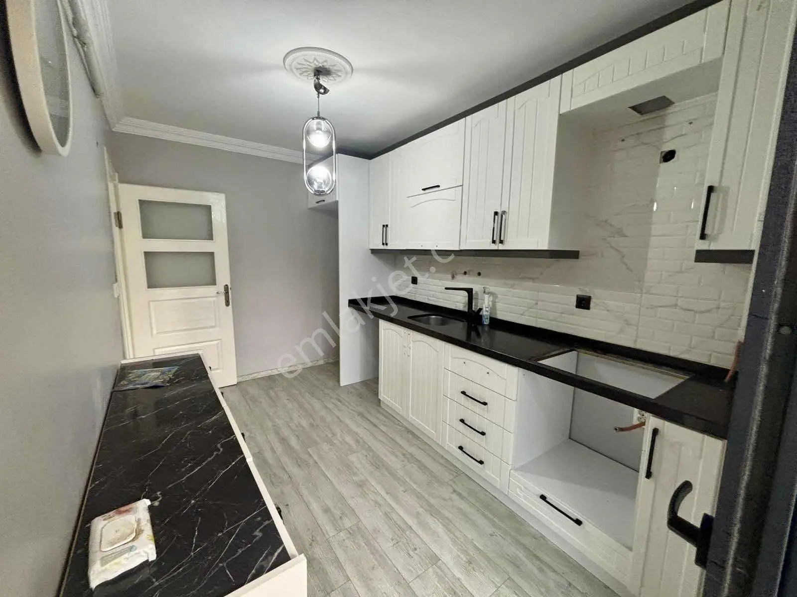 75.yıl Mah. Satılık 2+1 Asansörlü Balkonlu Arakat Daire — fotoğraf 13