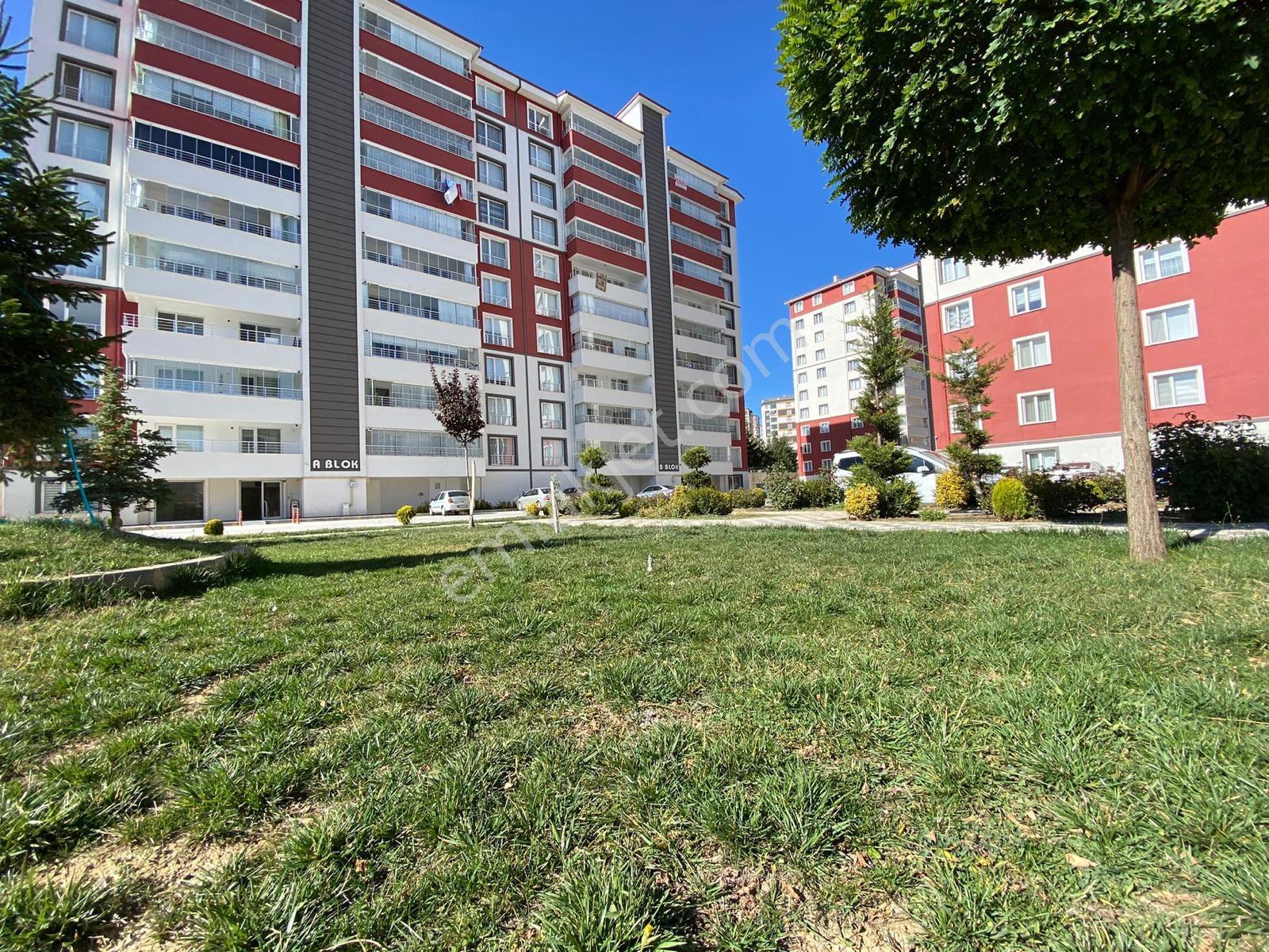 Park Royal Sitesinde 4+1 Full Yapılı Daire --- Burcu Emlaktan