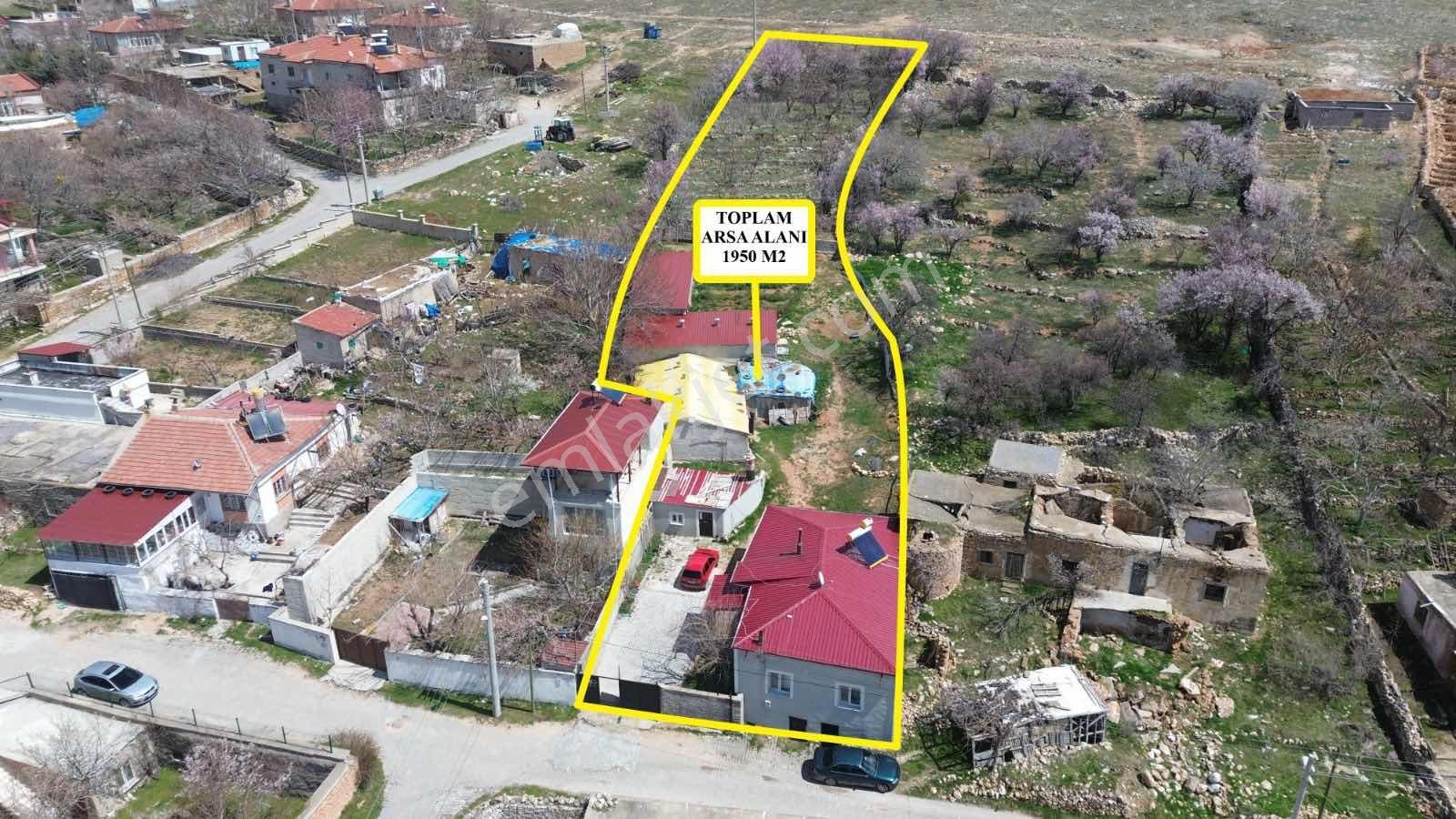Saray Emlak'tan Satılık Gümüşler'de 1950 M2 Arsa İçinde Ahır Ev — fotoğraf 3