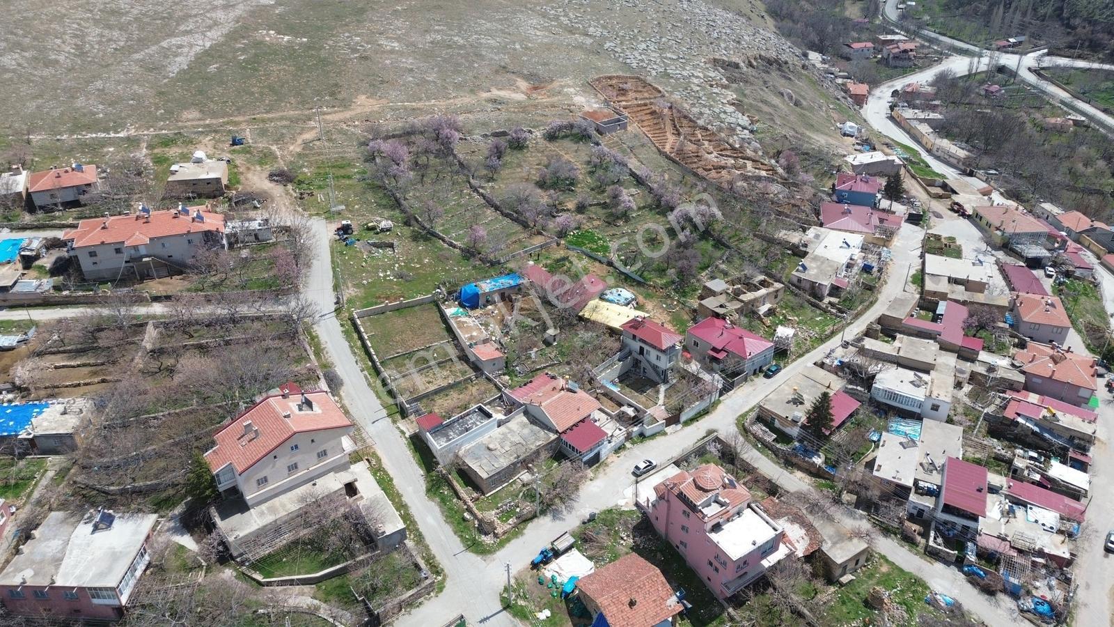 Saray Emlak'tan Satılık Gümüşler'de 1950 M2 Arsa İçinde Ahır Ev — fotoğraf 6