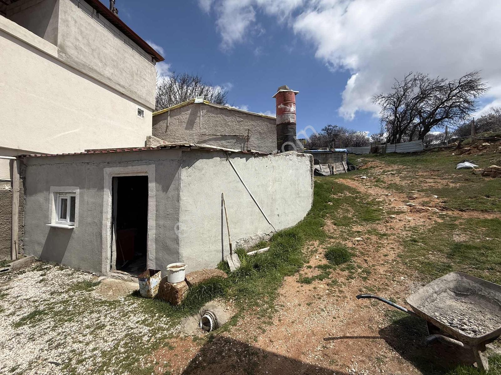 Saray Emlak'tan Satılık Gümüşler'de 1950 M2 Arsa İçinde Ahır Ev — fotoğraf 11