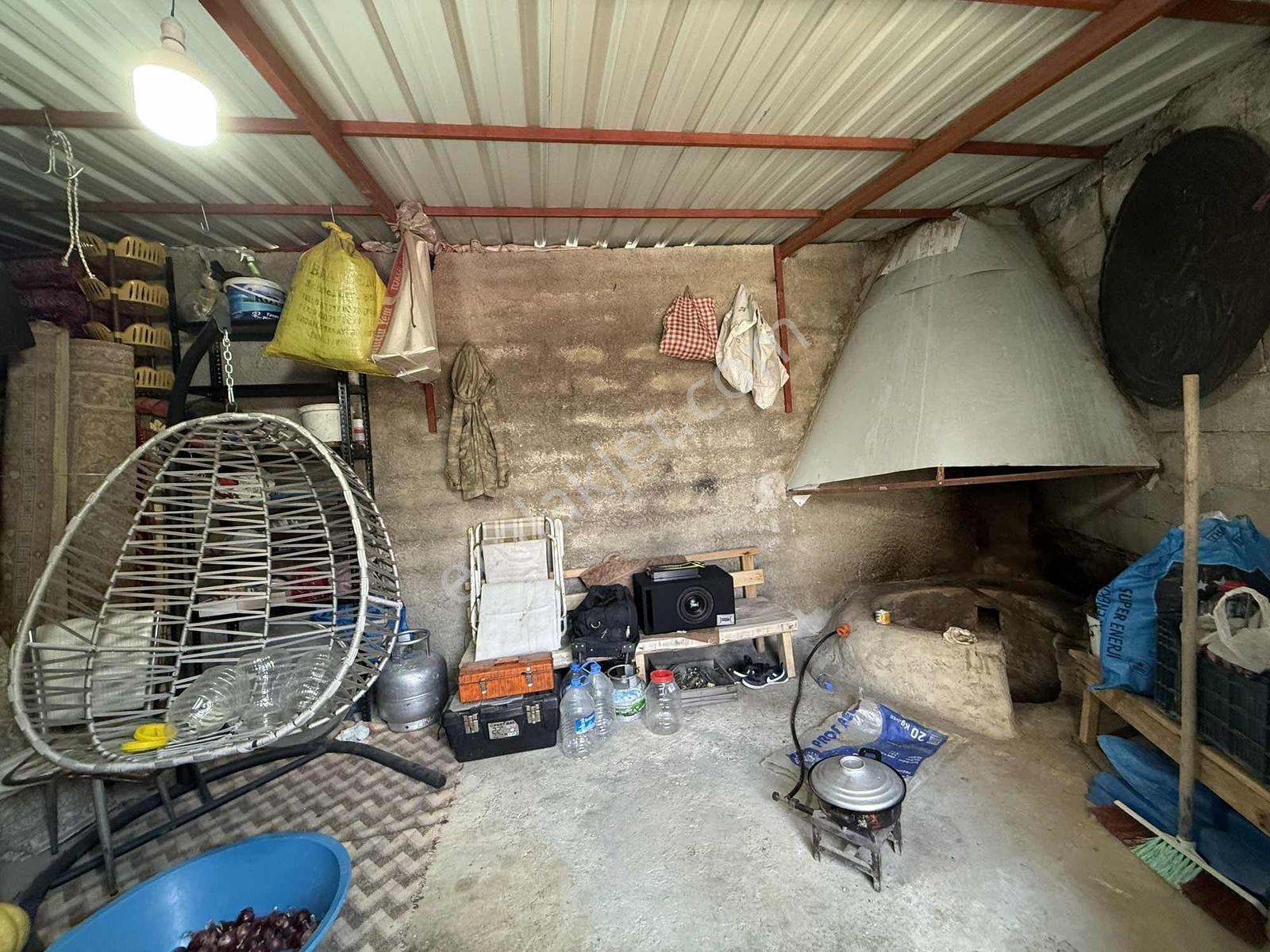 Saray Emlak'tan Satılık Gümüşler'de 1950 M2 Arsa İçinde Ahır Ev — fotoğraf 12