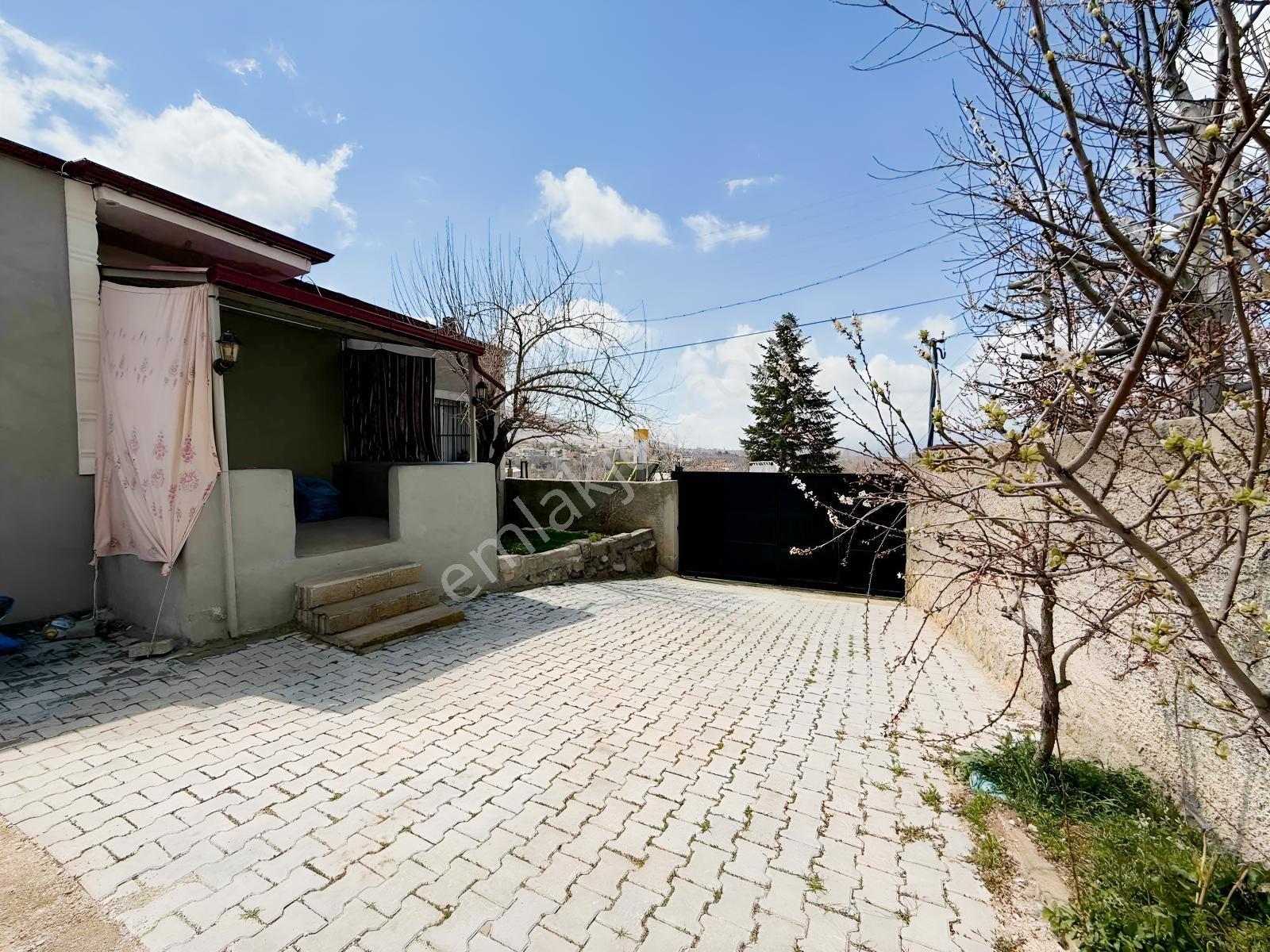 Saray Emlak'tan Satılık Gümüşler'de 1950 M2 Arsa İçinde Ahır Ev — fotoğraf 13