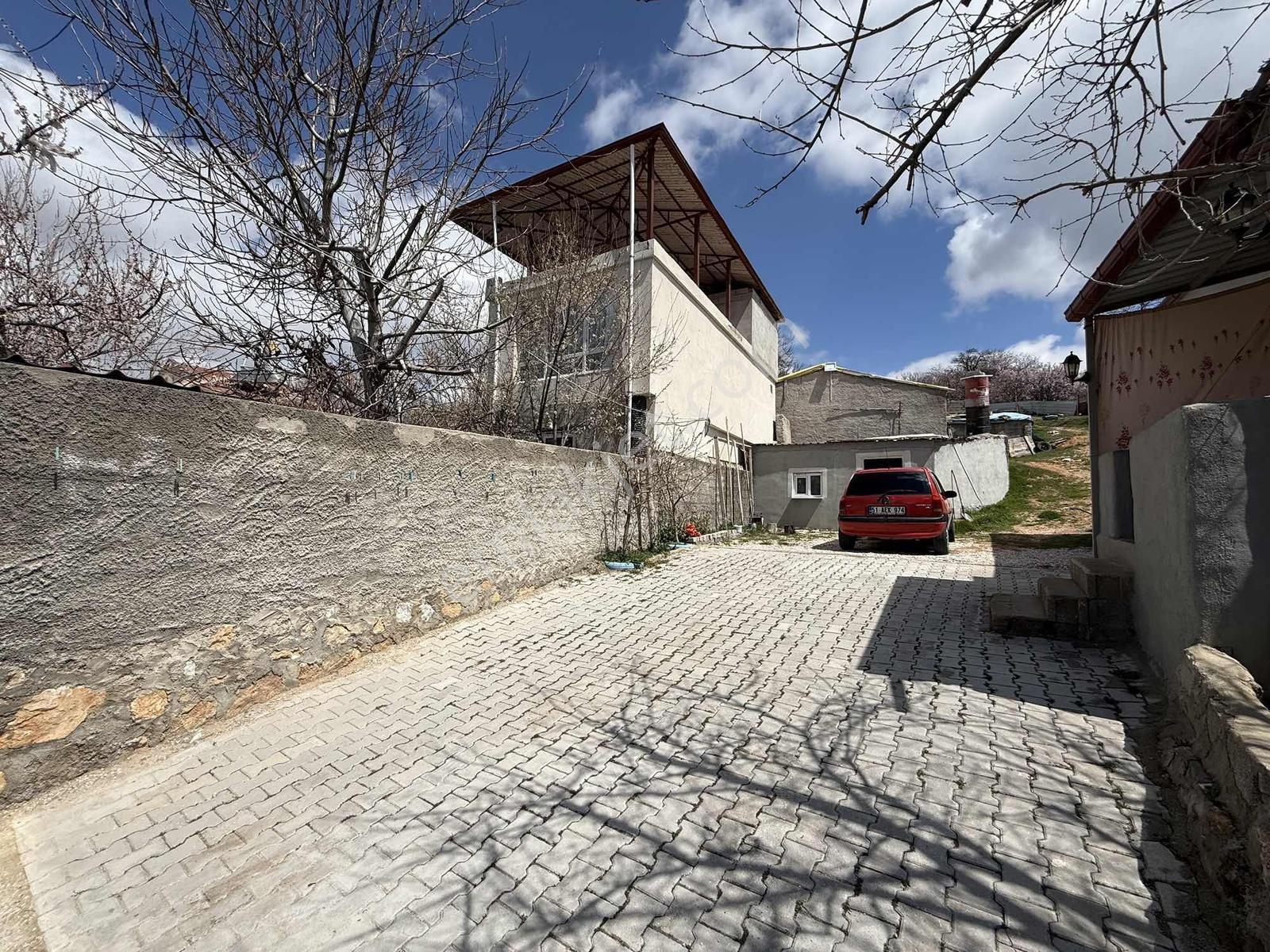 Saray Emlak'tan Satılık Gümüşler'de 1950 M2 Arsa İçinde Ahır Ev — fotoğraf 22