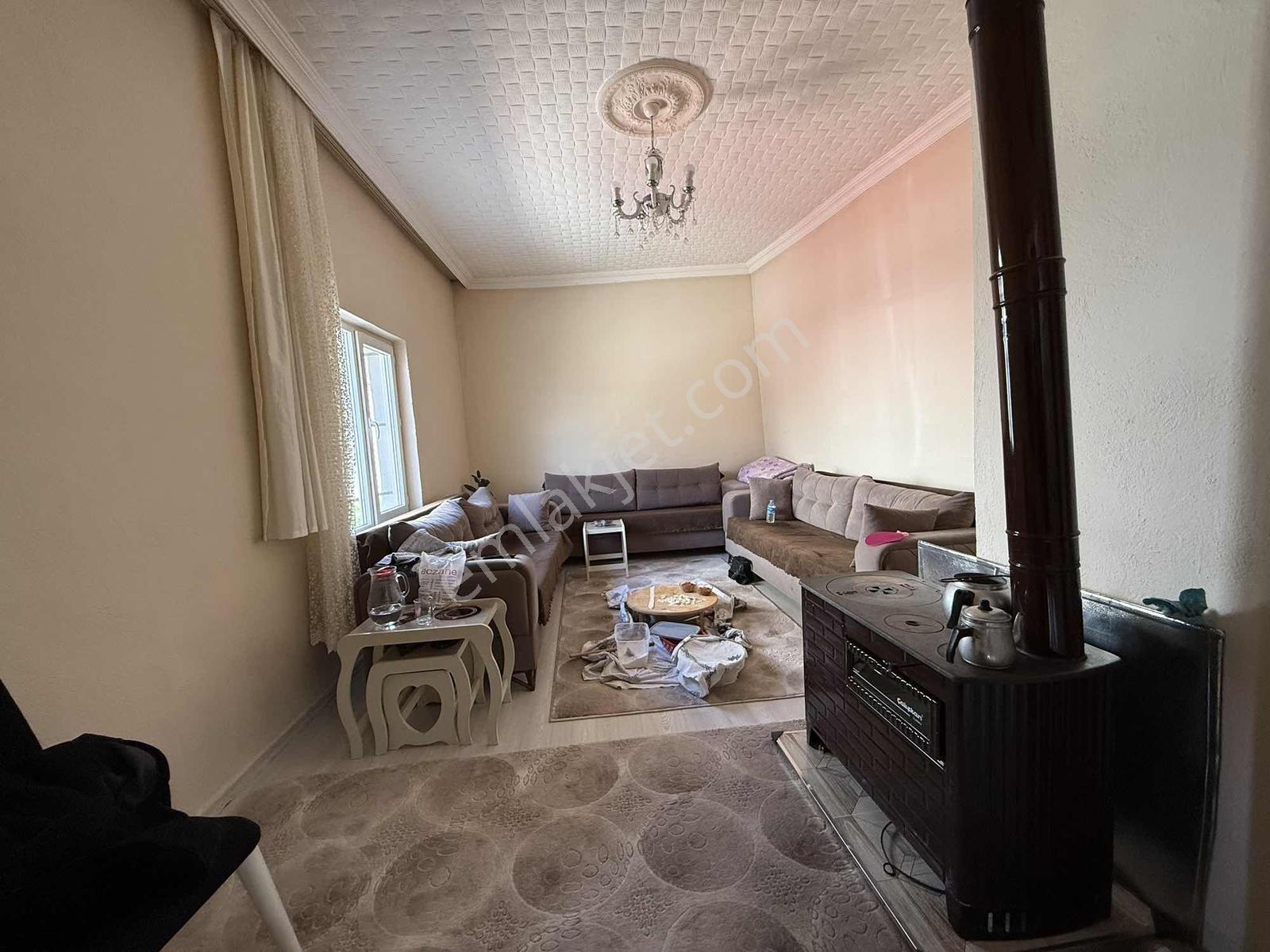Saray Emlak'tan Satılık Gümüşler'de 1950 M2 Arsa İçinde Ahır Ev — fotoğraf 24
