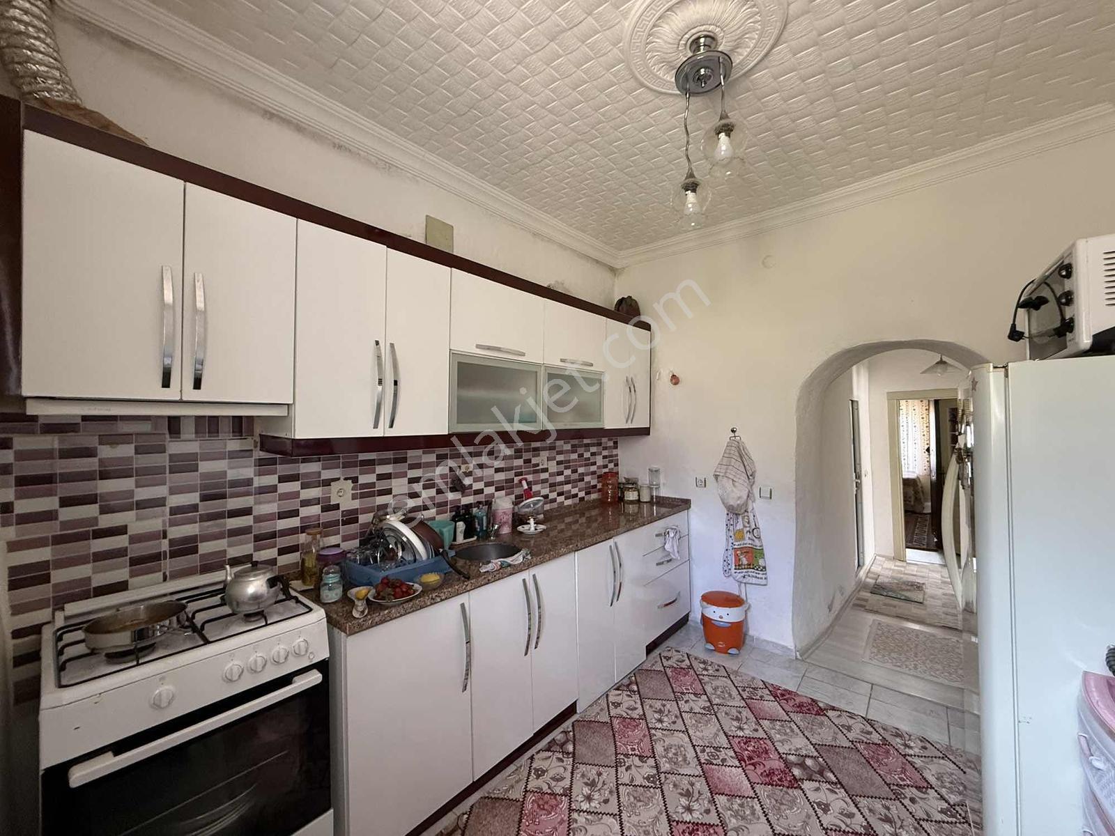 Saray Emlak'tan Satılık Gümüşler'de 1950 M2 Arsa İçinde Ahır Ev — fotoğraf 28