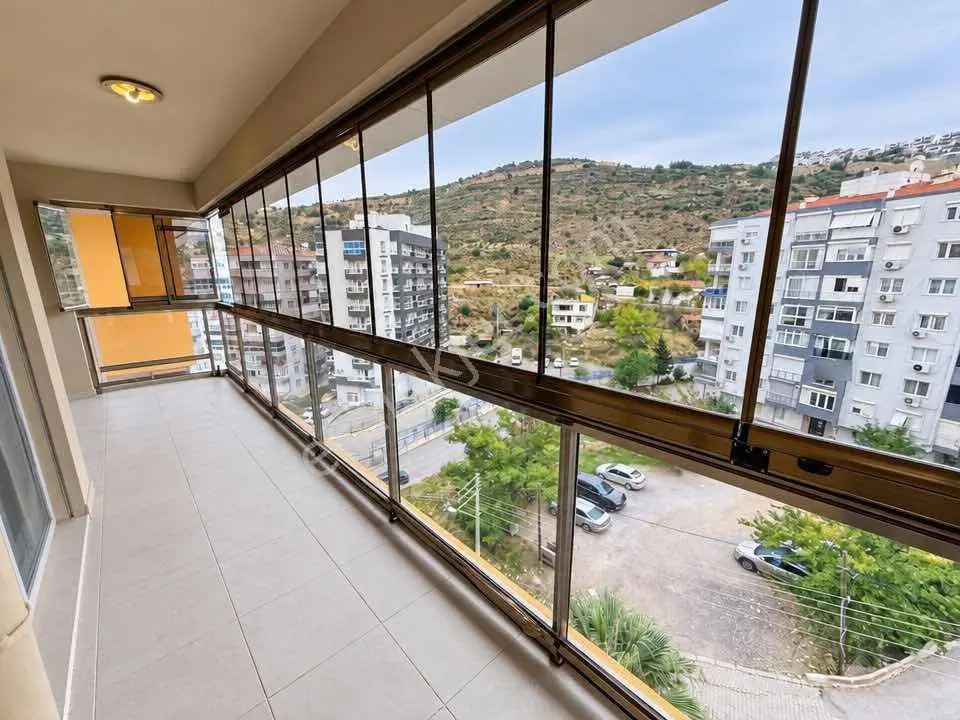 Balçova Turyap'tan Havuzlu Kapalı Otoparklı Sitede Satılık 3+1 — fotoğraf 14