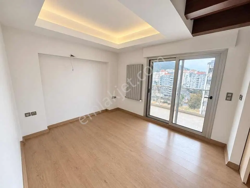 Balçova Turyap'tan Havuzlu Kapalı Otoparklı Sitede Satılık 3+1 — fotoğraf 16