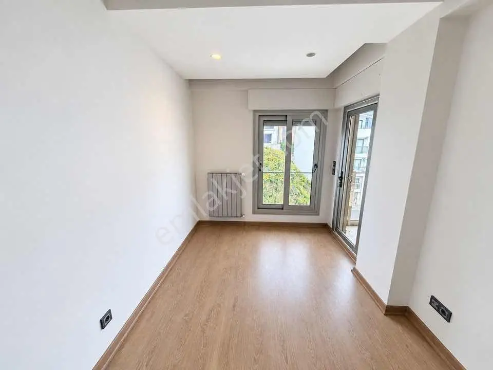 Balçova Turyap'tan Havuzlu Kapalı Otoparklı Sitede Satılık 3+1 — fotoğraf 18