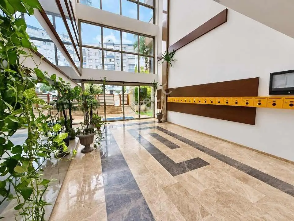 Balçova Turyap'tan Havuzlu Kapalı Otoparklı Sitede Satılık 3+1 — fotoğraf 32
