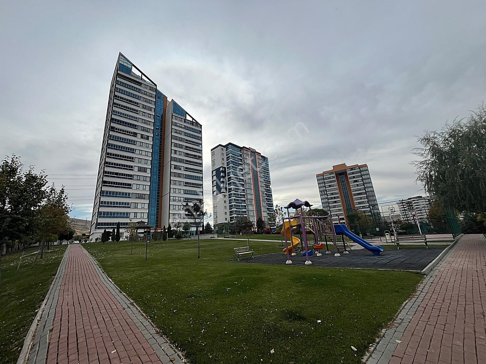 Bağlıca Merkezde Site İçerisinde Satılık 4+1 Daire — fotoğraf 3