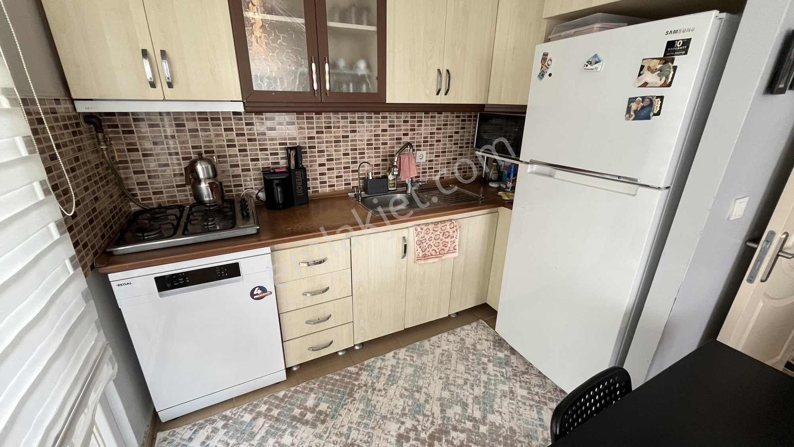 Muratçeşme Erguvan Sitesi'nde Satılık 2+1 Daire — fotoğraf 5