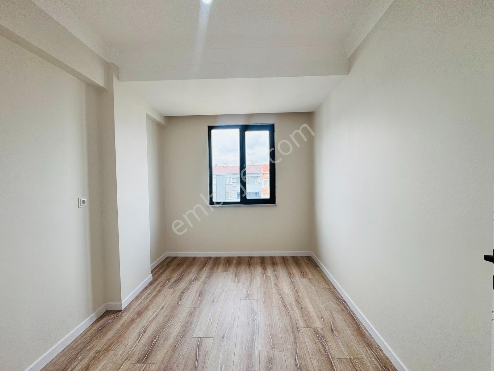 Güven'den Eminevime Uygun!! Otoparklı, Cam Balkonlu 2+1 Daire — fotoğraf 17