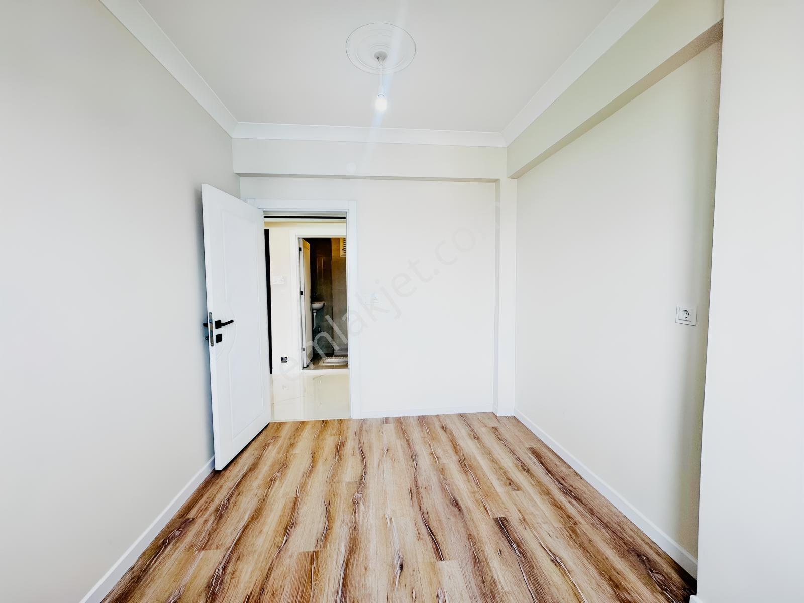 Güven'den Eminevime Uygun!! Otoparklı, Cam Balkonlu 2+1 Daire — fotoğraf 18