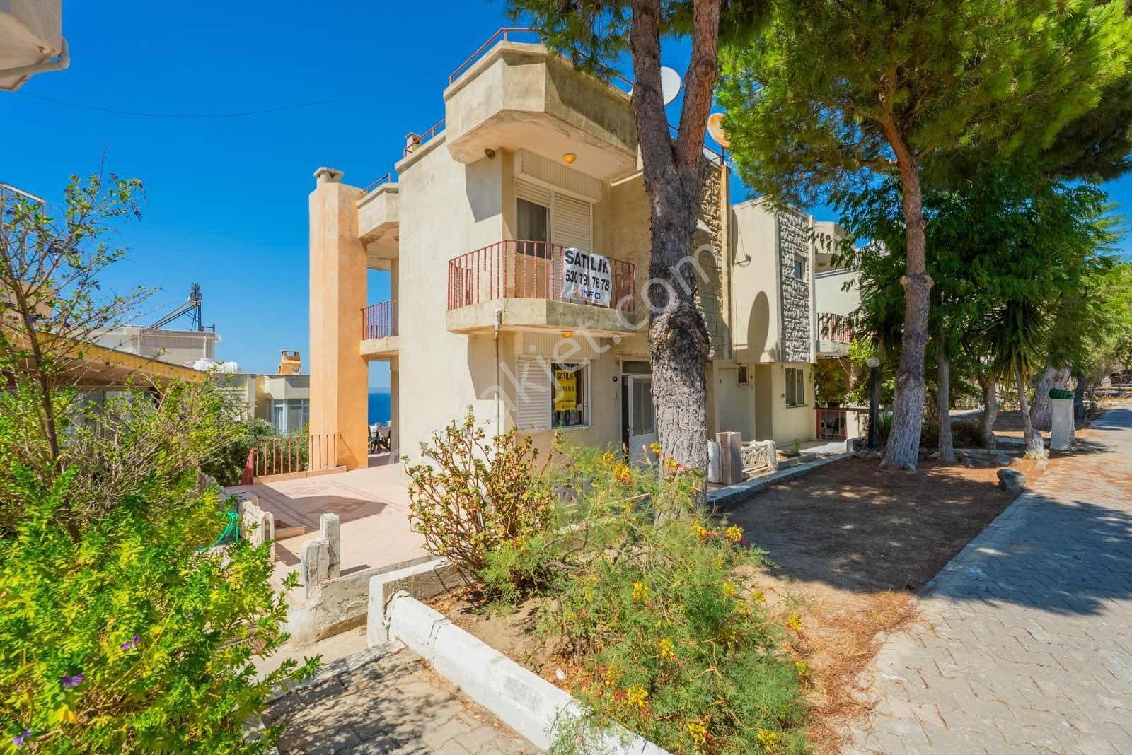 Banksis Sitesinde 4+2 Villa Deniz Manzaralı Çok İyi Konumda