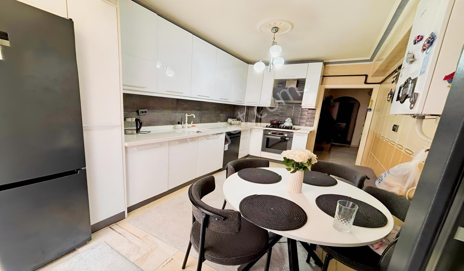 Atapark 3+1 Yüksekgiriş Altında Daire Var Masrafsız Cadde Yakını