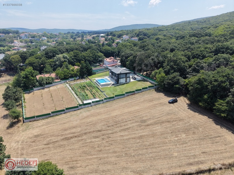Kalfaköyde Villaların İçinde Ormanla İç İçe 1.440 M² Parsel — fotoğraf 2