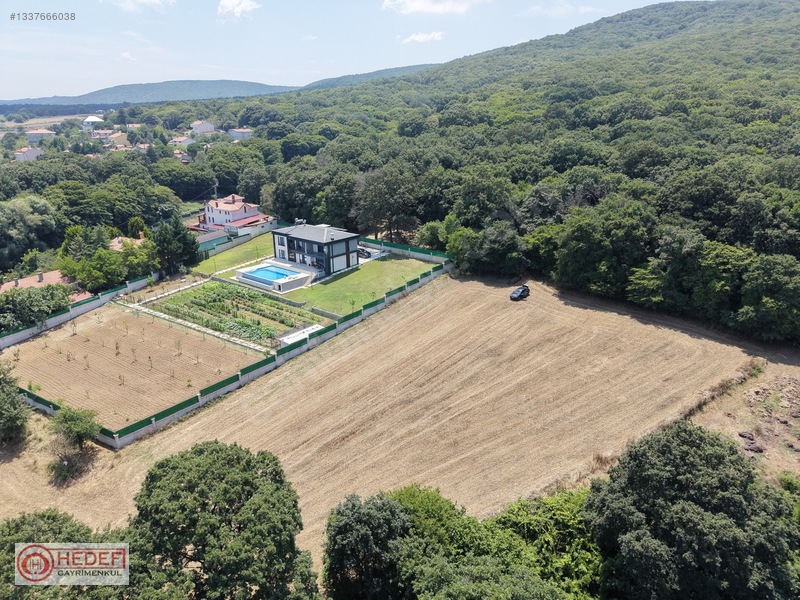 Kalfaköyde Villaların İçinde Ormanla İç İçe 1.440 M² Parsel — fotoğraf 3
