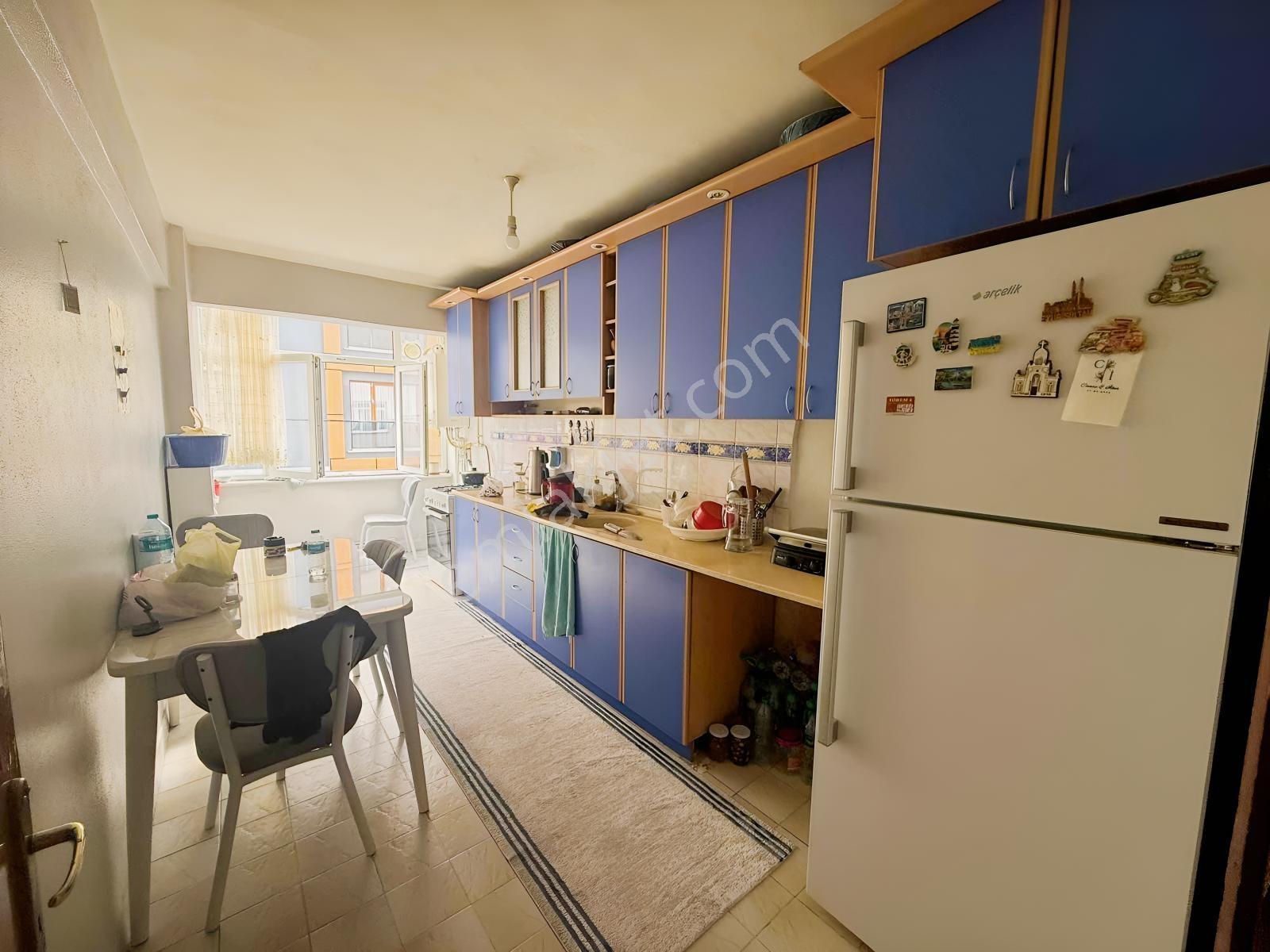 Metroya Yürüme Mesafesinde Geniş 2+1 Hisseli Daire — fotoğraf 4