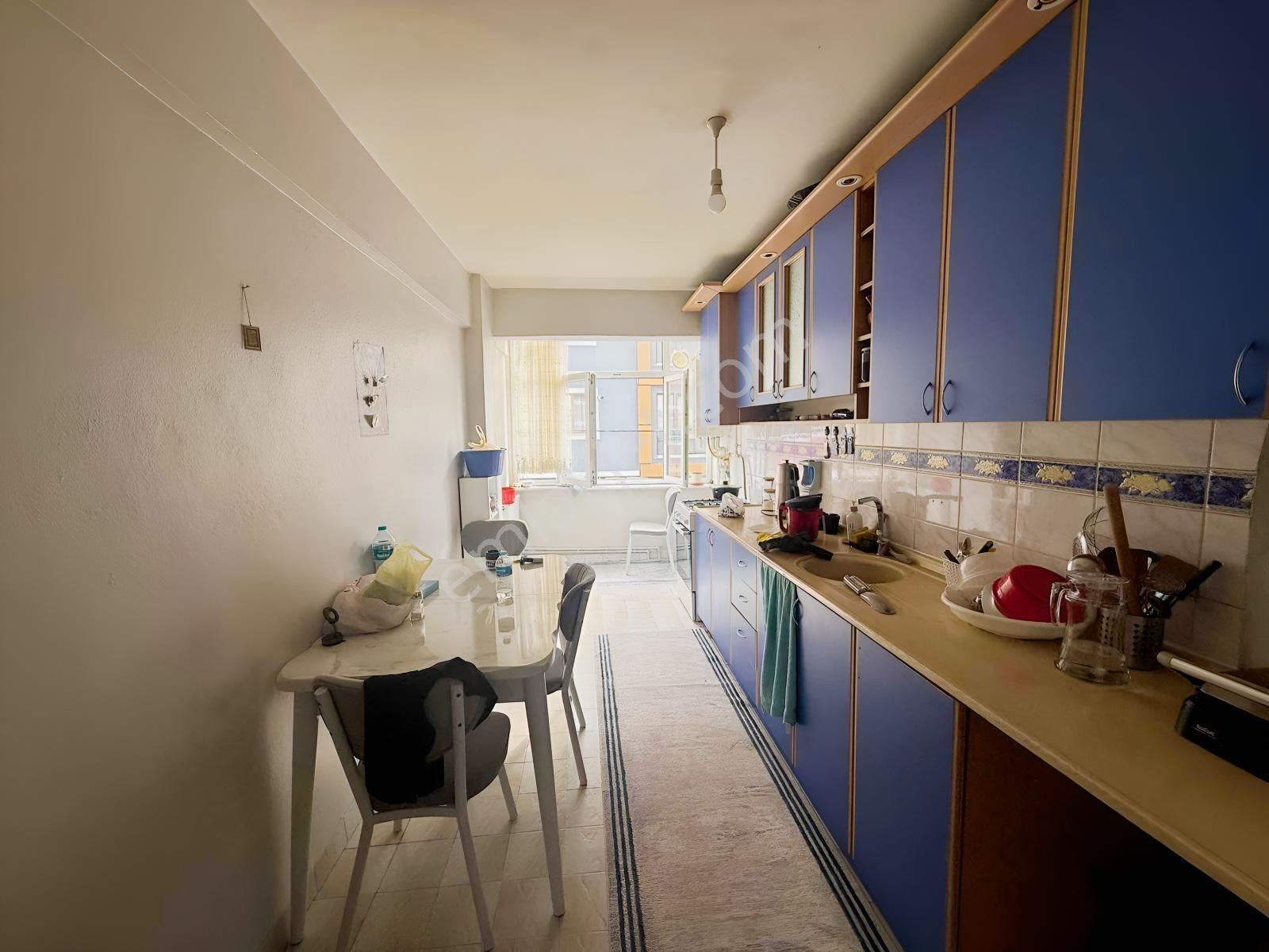 Metroya Yürüme Mesafesinde Geniş 2+1 Hisseli Daire — fotoğraf 6