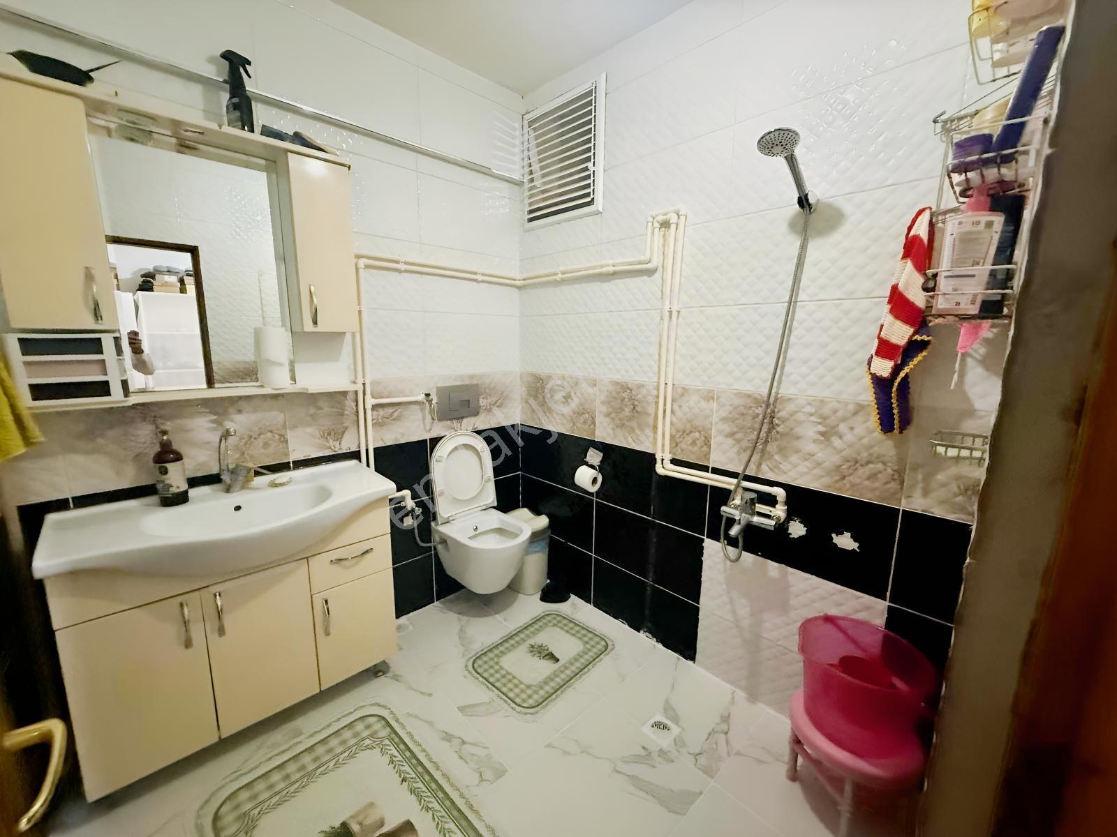 Metroya Yürüme Mesafesinde Geniş 2+1 Hisseli Daire — fotoğraf 11