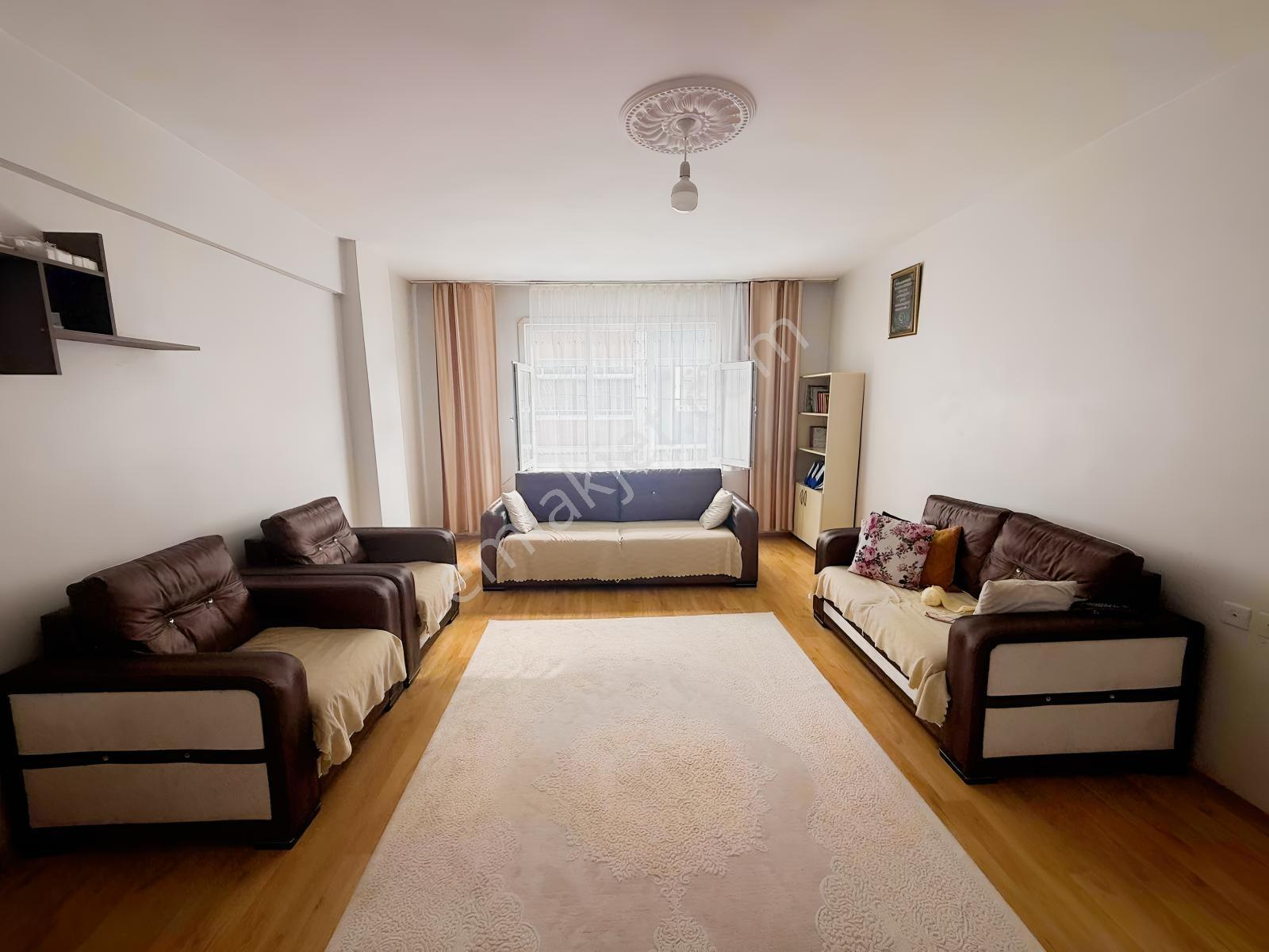 Metroya Yürüme Mesafesinde Geniş 2+1 Hisseli Daire — fotoğraf 14