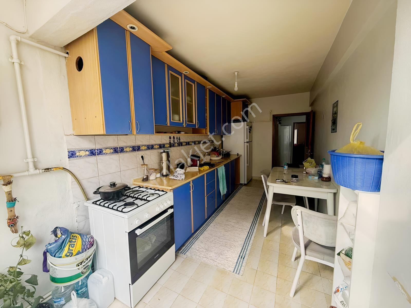 Metroya Yürüme Mesafesinde Geniş 2+1 Hisseli Daire — fotoğraf 15