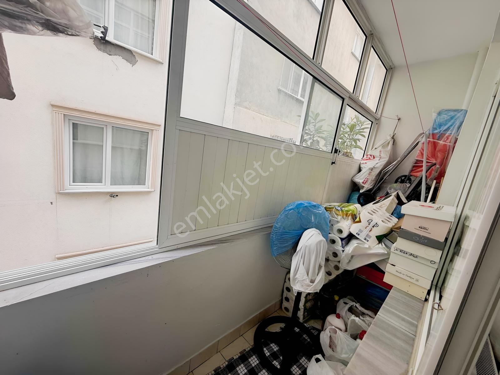 Metroya Yürüme Mesafesinde Geniş 2+1 Hisseli Daire — fotoğraf 16