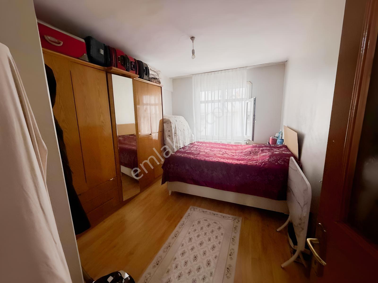 Metroya Yürüme Mesafesinde Geniş 2+1 Hisseli Daire — fotoğraf 17