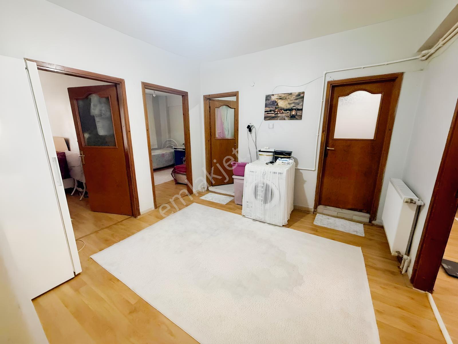 Metroya Yürüme Mesafesinde Geniş 2+1 Hisseli Daire — fotoğraf 19