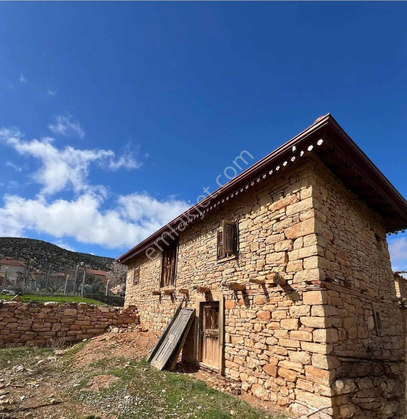 Antalya Korkuteli Beğiş De Satılık Taş Ev Arsa 518M2 Ev 2 Katlı 90M2 Yapı Kayıt...