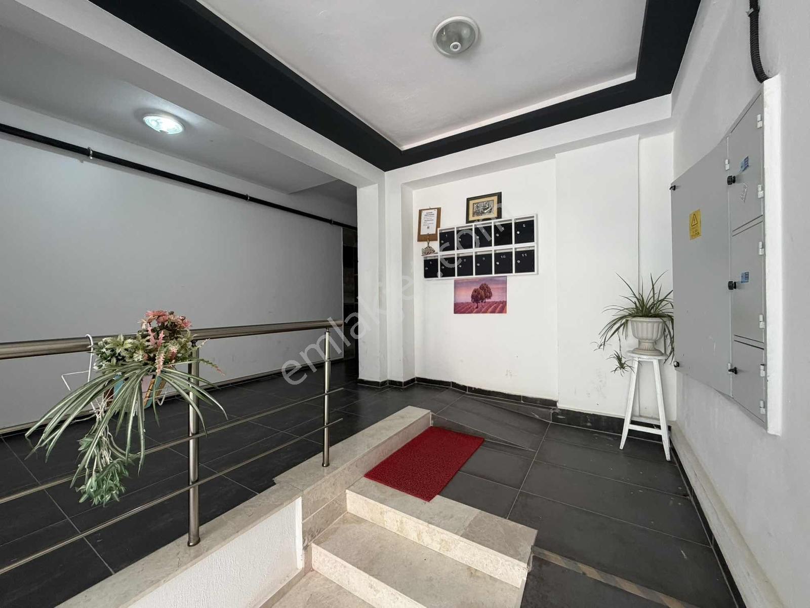 Çarşının Kıymetli Yerinde 3+1 Dublex Daire — fotoğraf 3