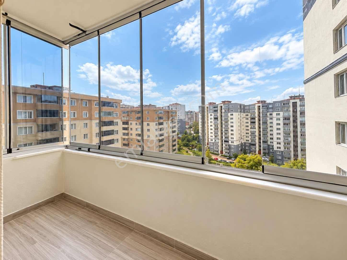 Beylikdüzü Adnan Kahvecide Sitesi İçi Satılık Tadilatlı 2+1 — fotoğraf 10