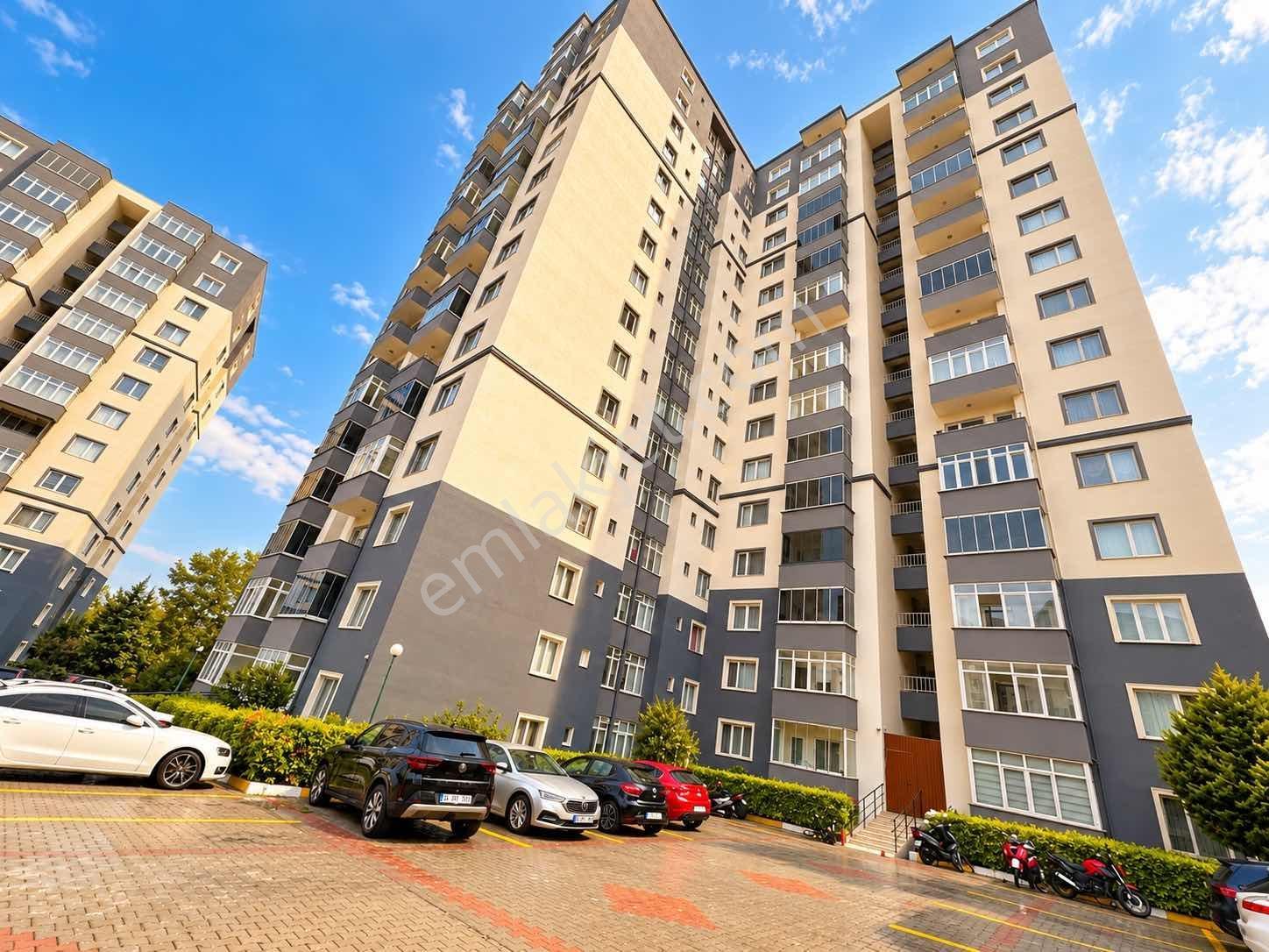Beylikdüzü Adnan Kahvecide Sitesi İçi Satılık Tadilatlı 2+1 — fotoğraf 13