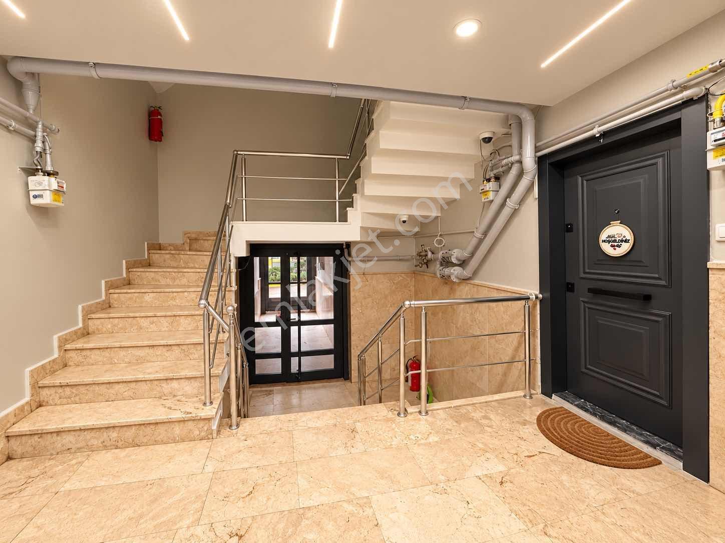 Beylikdüzü Adnan Kahvecide Sitesi İçi Satılık Tadilatlı 2+1 — fotoğraf 15