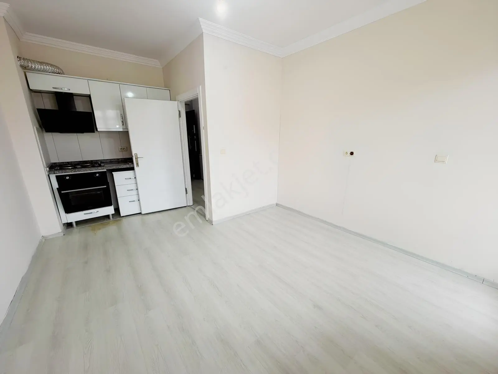 Yiğit Gayrimenkulden Çanakkale Merkezde 1+1 Satılık Daire — fotoğraf 3