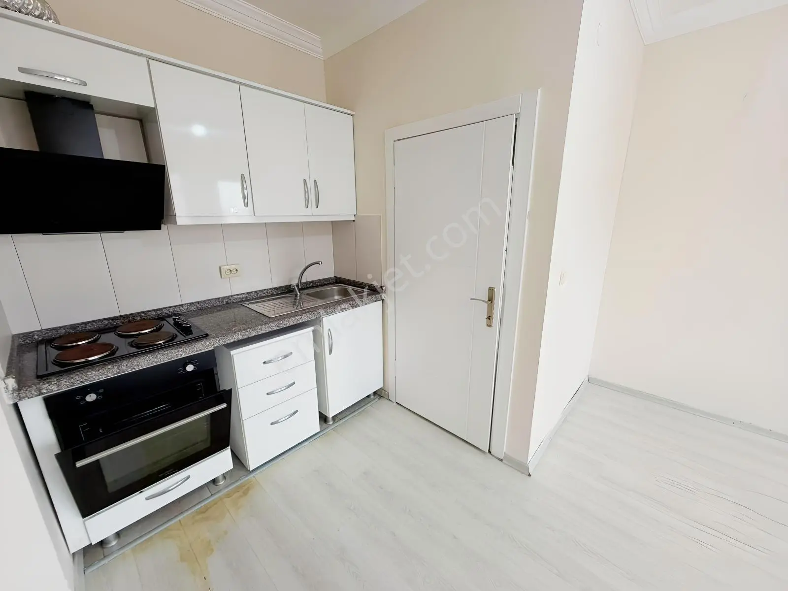 Yiğit Gayrimenkulden Çanakkale Merkezde 1+1 Satılık Daire — fotoğraf 5