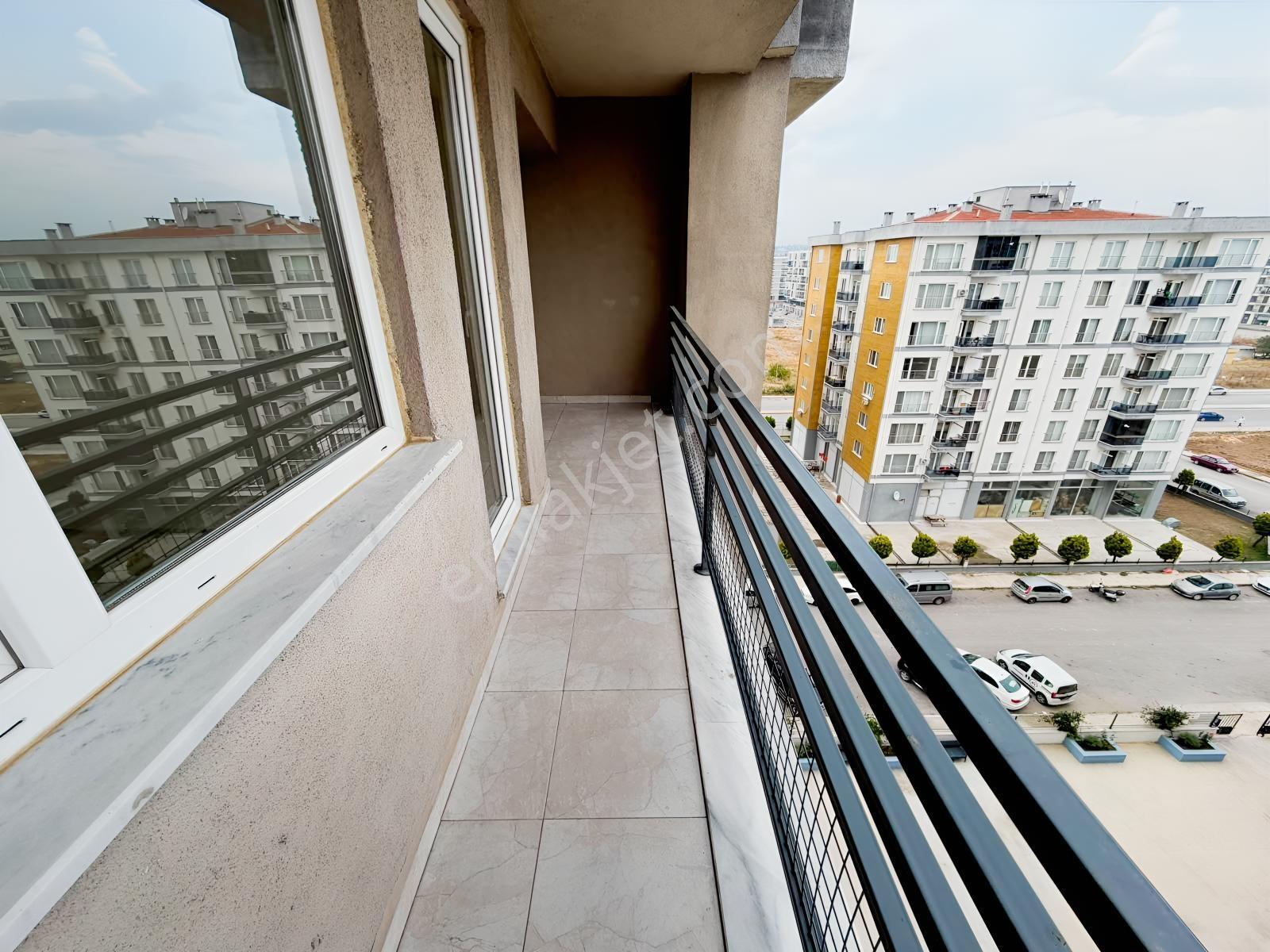 Yiğit Gayrimenkulden Çanakkale Merkezde 1+1 Satılık Daire — fotoğraf 12