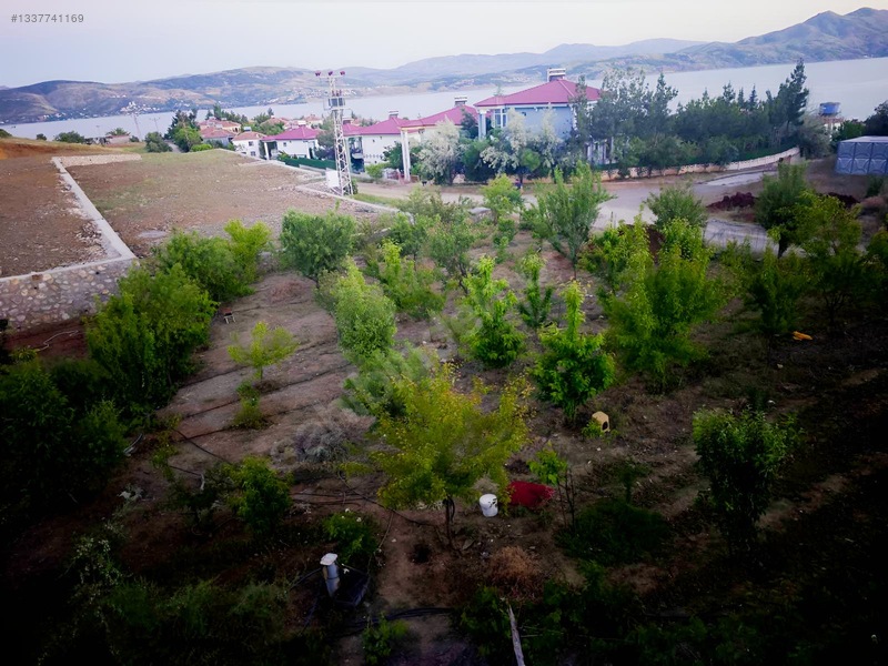 Hazar Gölünde Satılık Yazlık Müstakil 2katlı Ev — fotoğraf 3