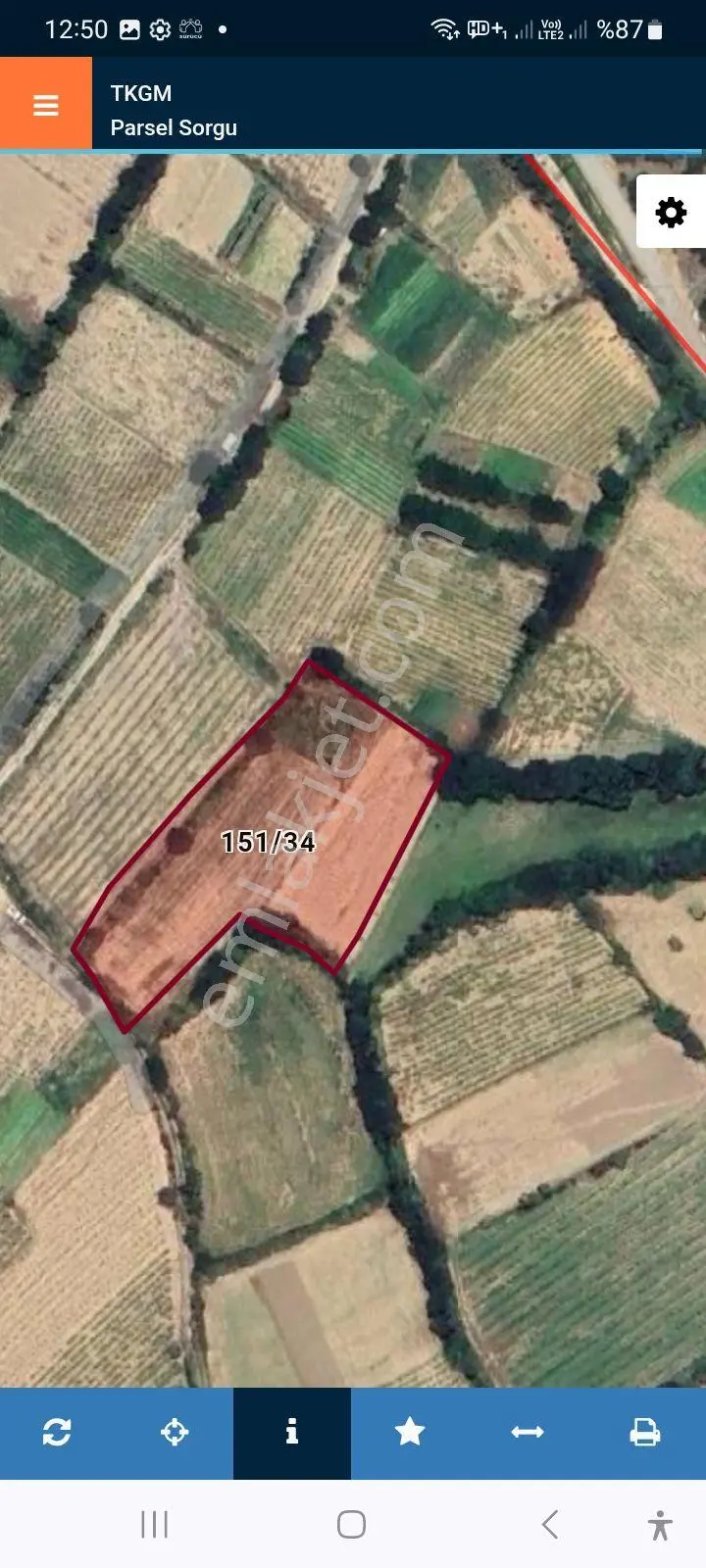 Üzümlü Köyü Kayadibi Mevkinde 2000 M2 Satlık Tarla